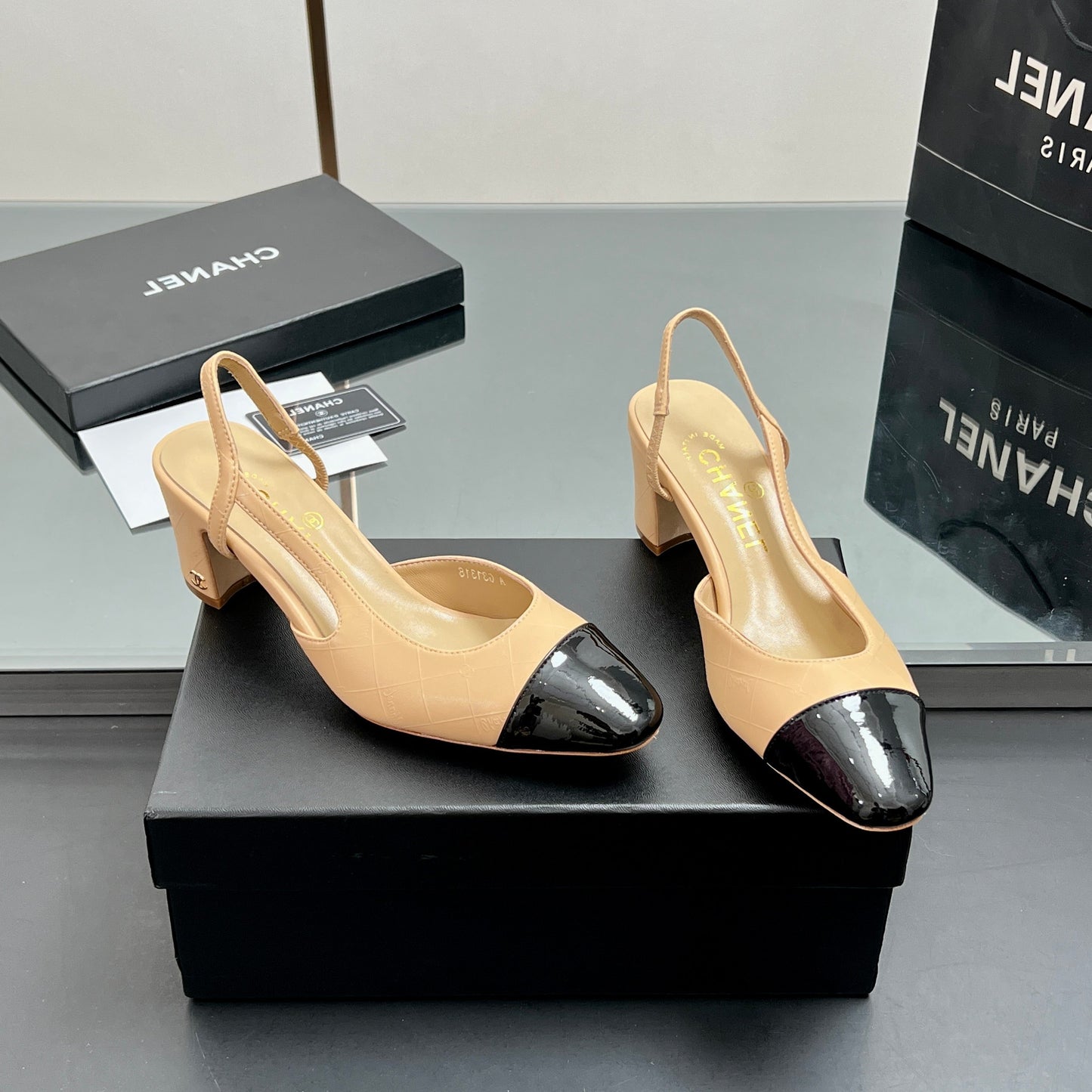 CC SLINGBACK 25S 65 MM IN BEIGE LAMBSKIN AND BLACK GLOSSY LEATHER WITH CHECK PATTERN - 35