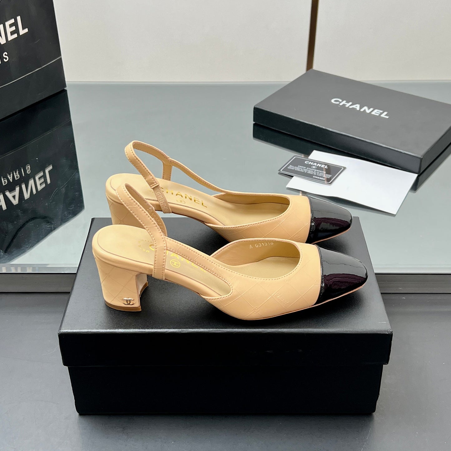 CC SLINGBACK 25S 65 MM IN BEIGE LAMBSKIN AND BLACK GLOSSY LEATHER WITH CHECK PATTERN - 35