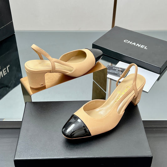 Туфлі CC SLINGBACK 25S 65 MM з бежевої шкіри ягняти та чорної глянцевої шкіри з картатим візерунком — 35