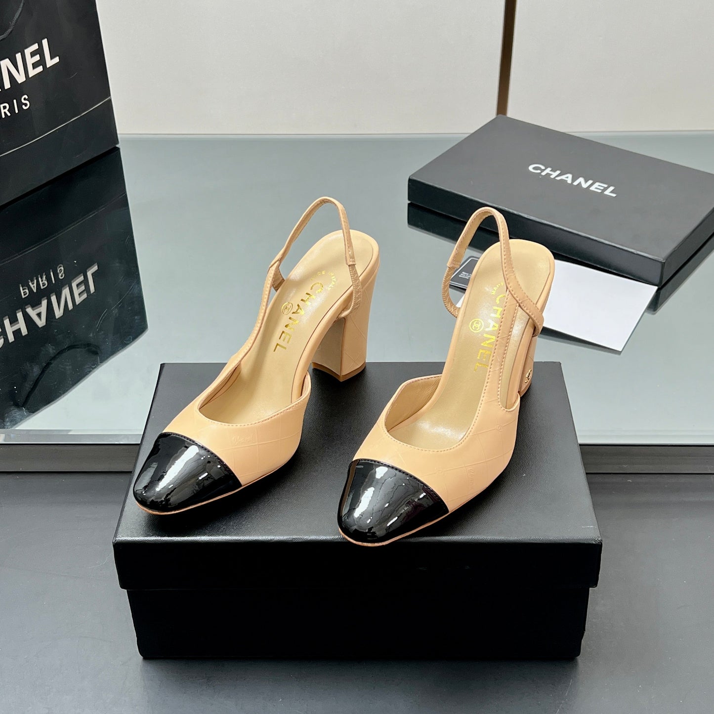 CC SLINGBACK 25S 90 MM IN BEIGE LAMBSKIN AND BLACK GLOSSY LEATHER WITH CHECK PATTERN - 35