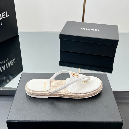FLIP-FLOPS IN WHITE LAMBSKIN WITH RAFFIA - 35