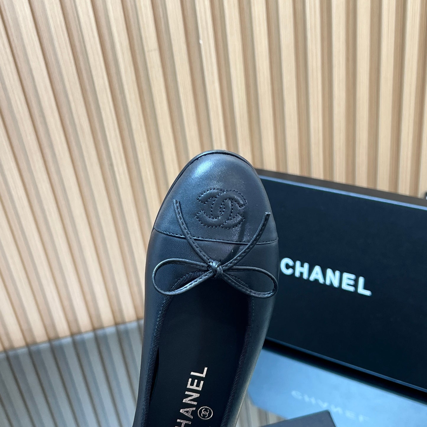 CHANEL 25S BALLET FLATS 20MM IN BLACK CALFSKIN WITH BOW - 35