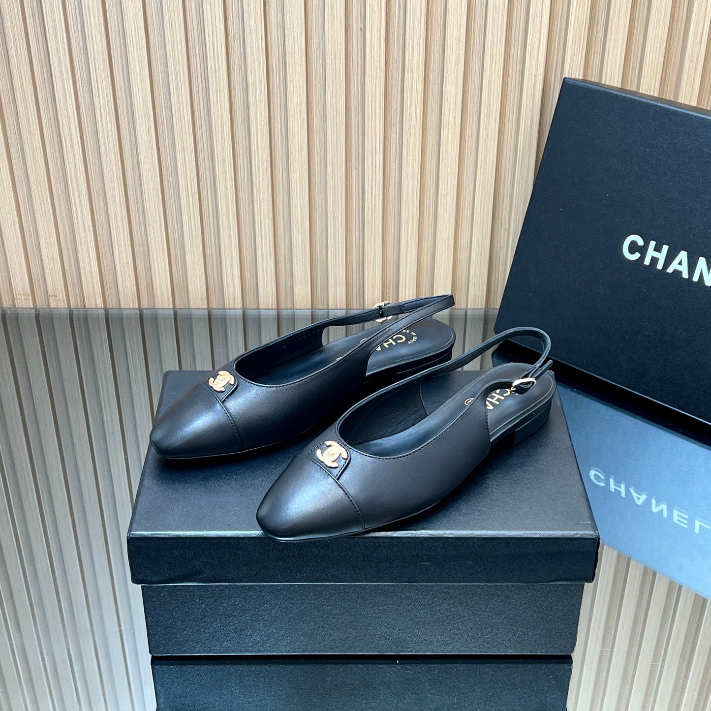 CHANEL 25S SLINGBACK FLATS IN BLACK CALFSKIN GOLD HARDWRE - 35