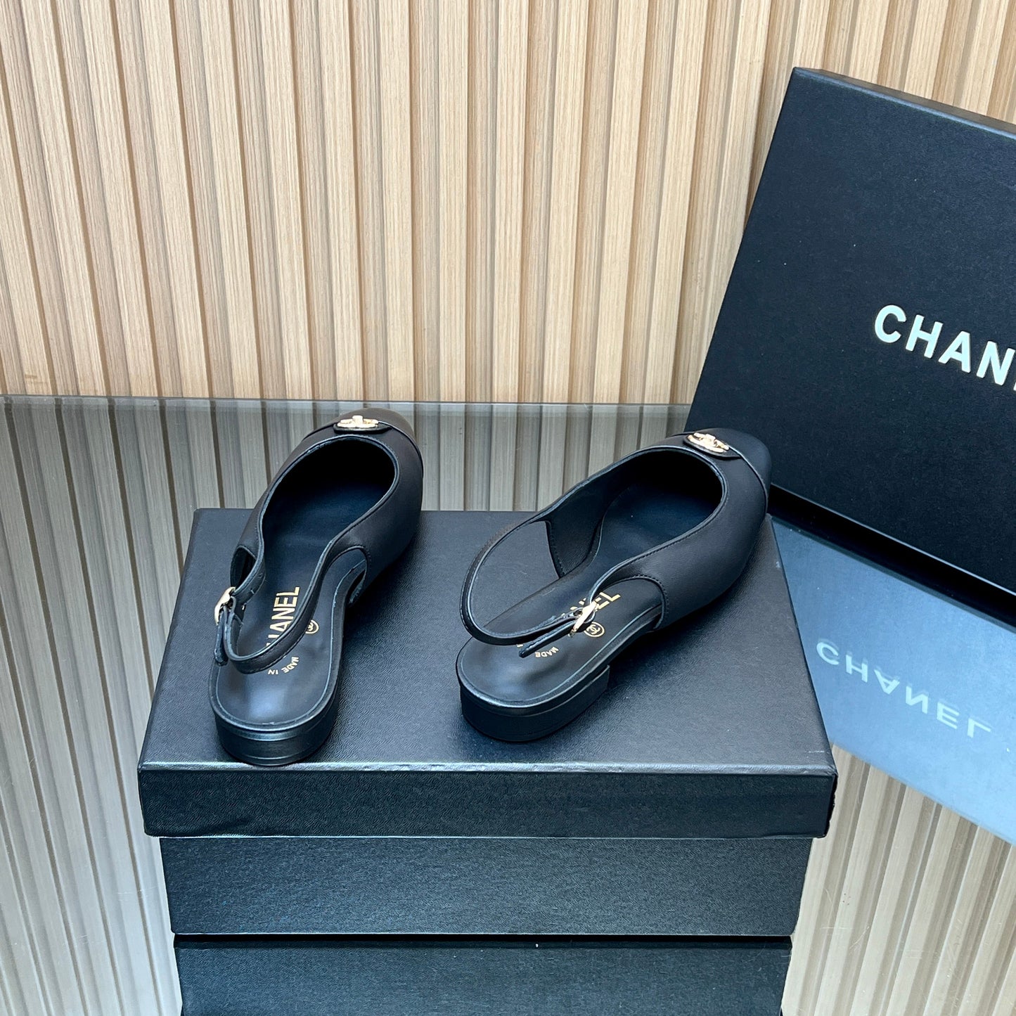 CHANEL 25S SLINGBACK FLATS IN BLACK CALFSKIN GOLD HARDWRE - 35