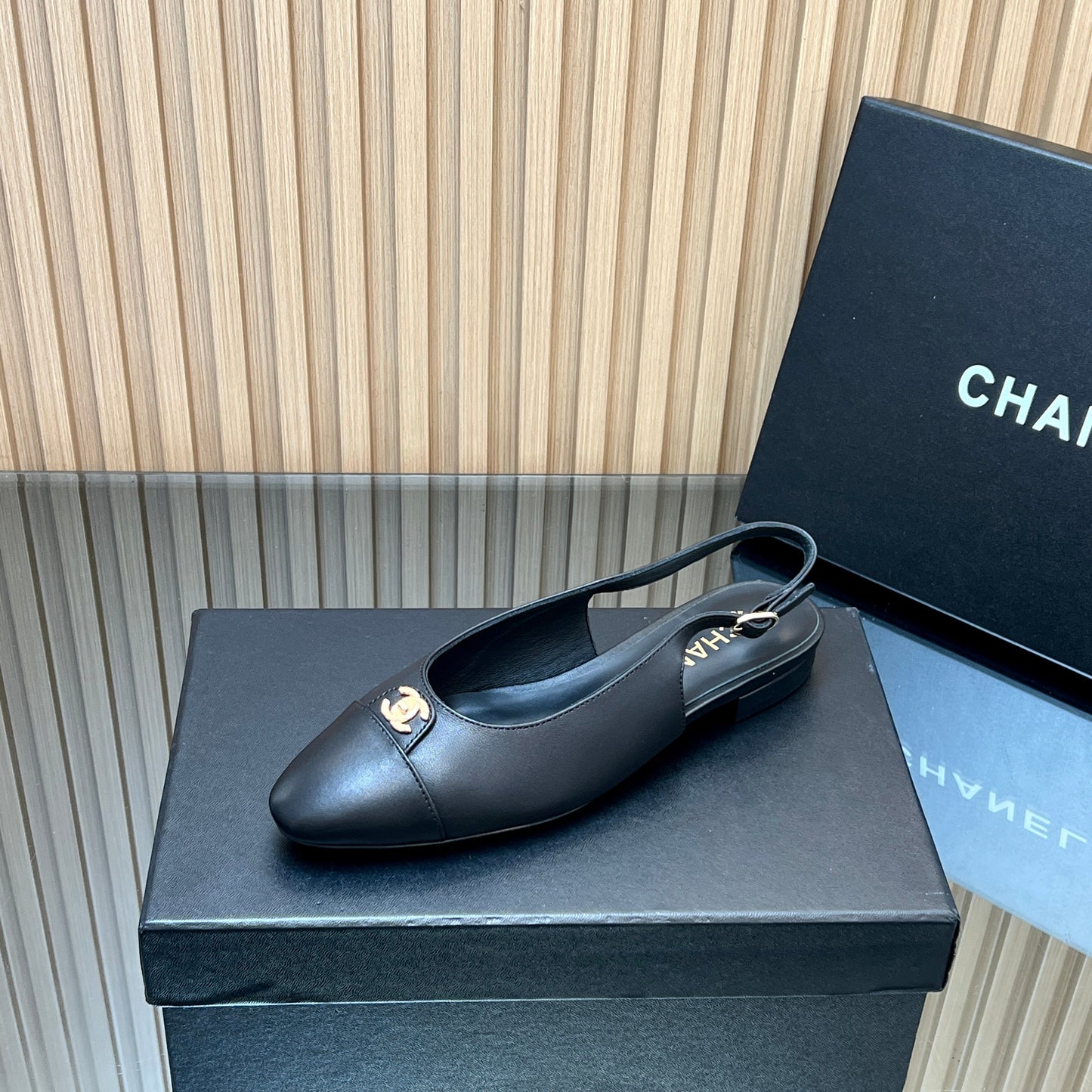 CHANEL 25S SLINGBACK FLATS IN BLACK CALFSKIN GOLD HARDWRE - 35