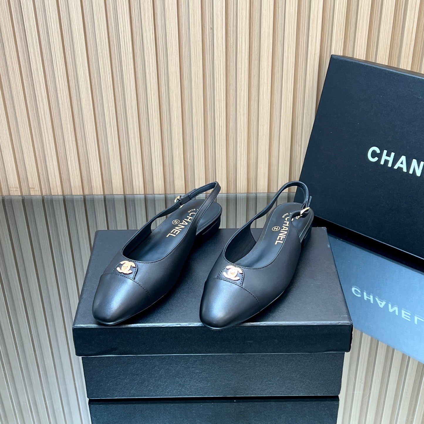CHANEL 25S SLINGBACK FLATS IN BLACK CALFSKIN GOLD HARDWRE - 35
