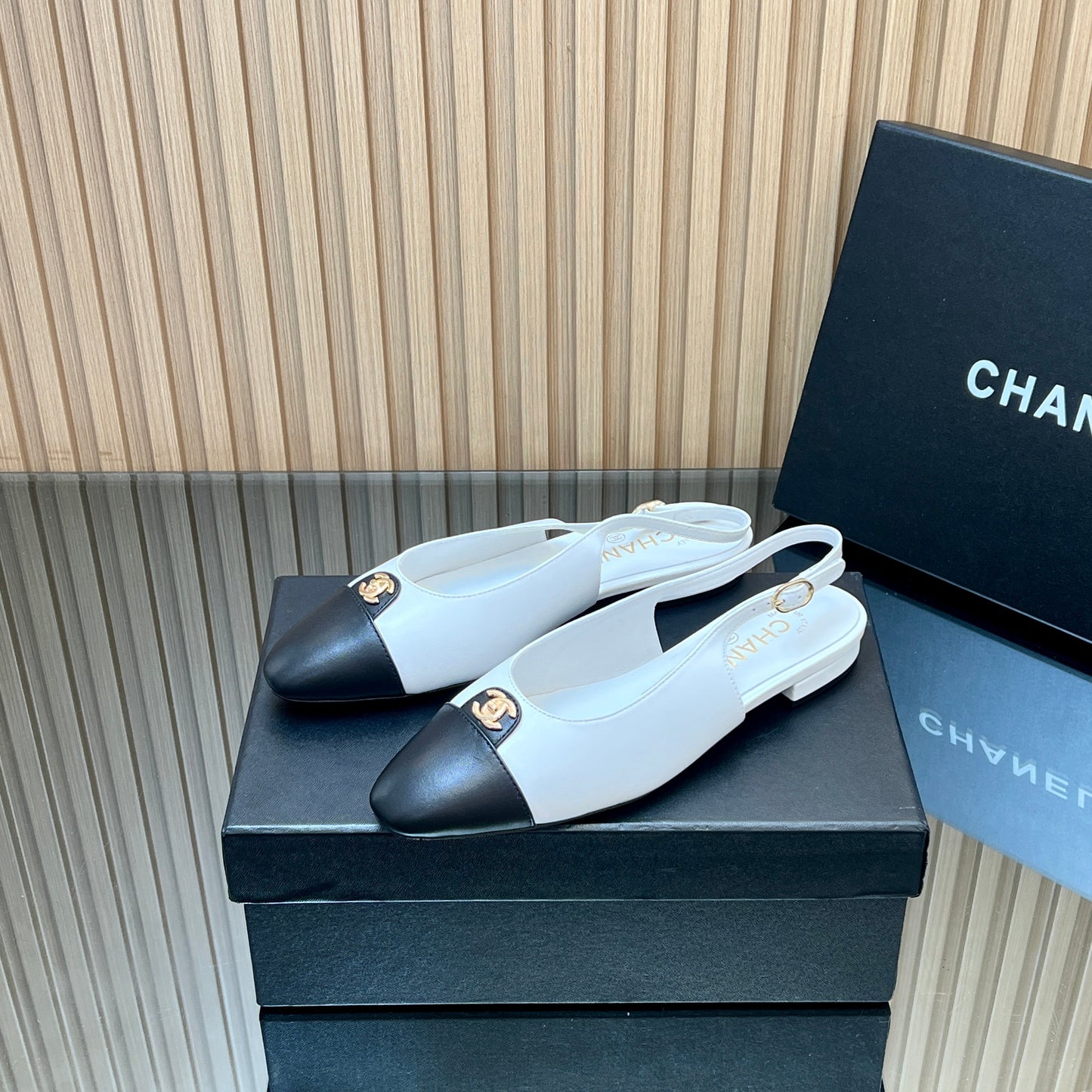 CHANEL 25S SLINGBACK FLATS IN WHITE CALFSKIN GOLD HARDWARE