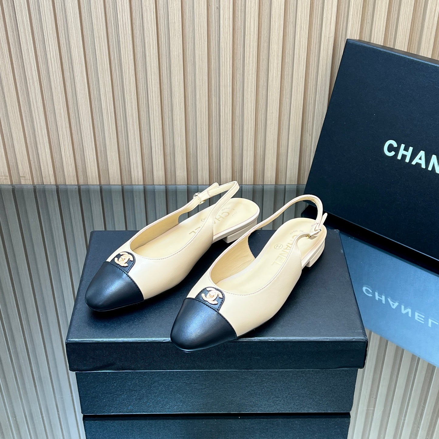 CHANEL 25S SLINGBACK FLATS IN BEIGE CALFSKIN GOLD HARDWRE - 35