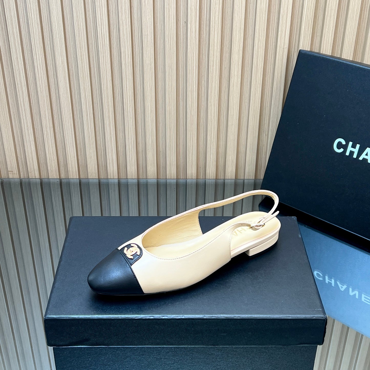 CHANEL 25S SLINGBACK FLATS IN BEIGE CALFSKIN GOLD HARDWRE - 35