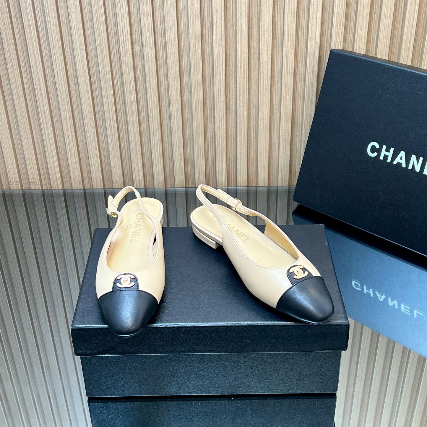 CHANEL 25S SLINGBACK FLATS IN BEIGE CALFSKIN GOLD HARDWRE - 35