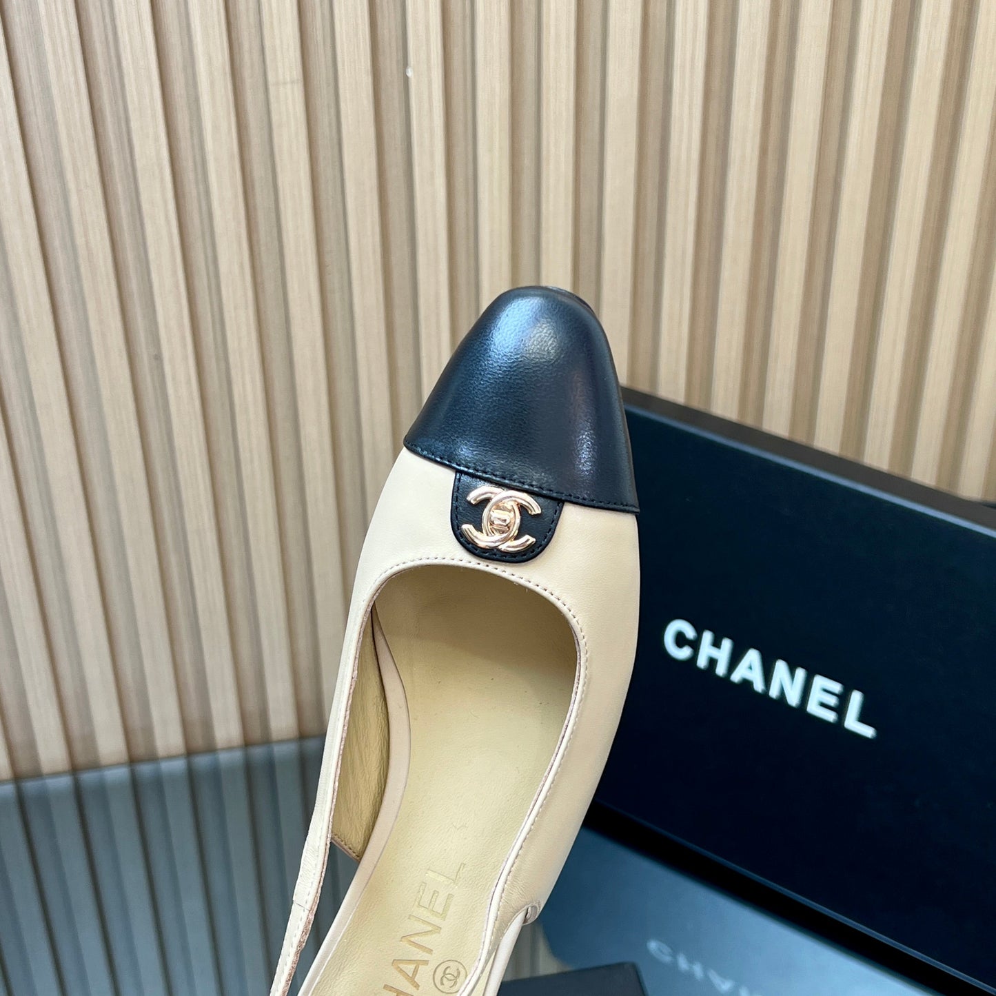 CHANEL 25S SLINGBACK SHOE 45MM IN BEIGE CALFSKIN GOLD HARDWRE - 35