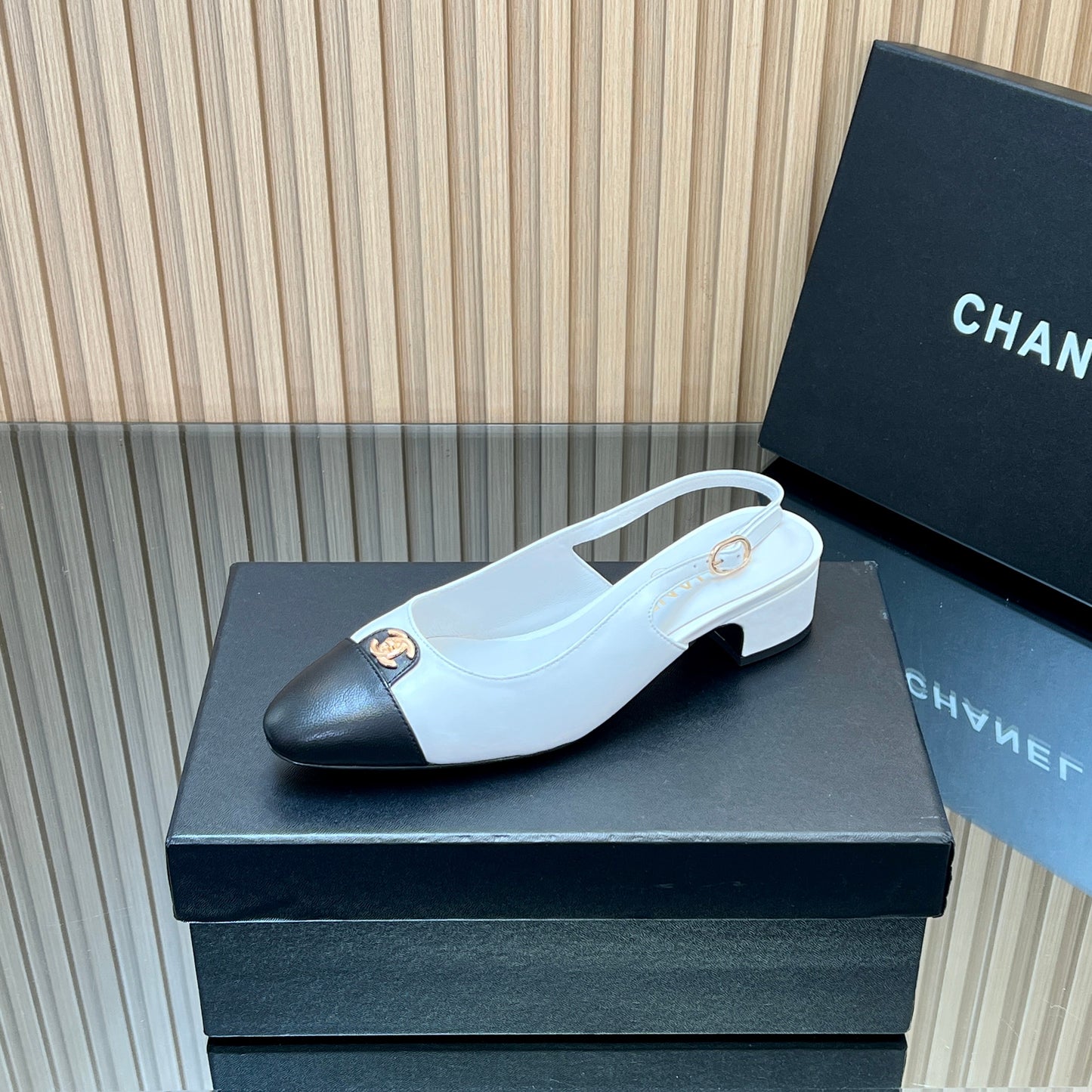 CHANEL 25S SLINGBACK SHOE 45MM IN WHITE CALFSKIN GOLD HARDWRE - 35