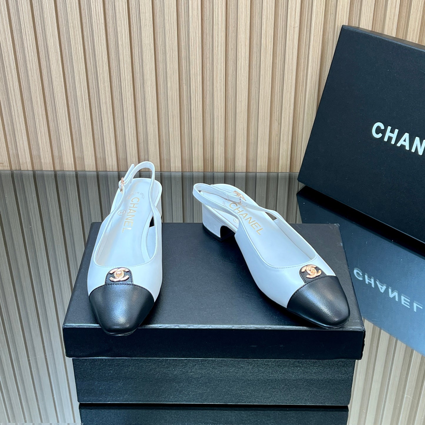 CHANEL 25S SLINGBACK SHOE 45MM IN WHITE CALFSKIN GOLD HARDWRE - 35