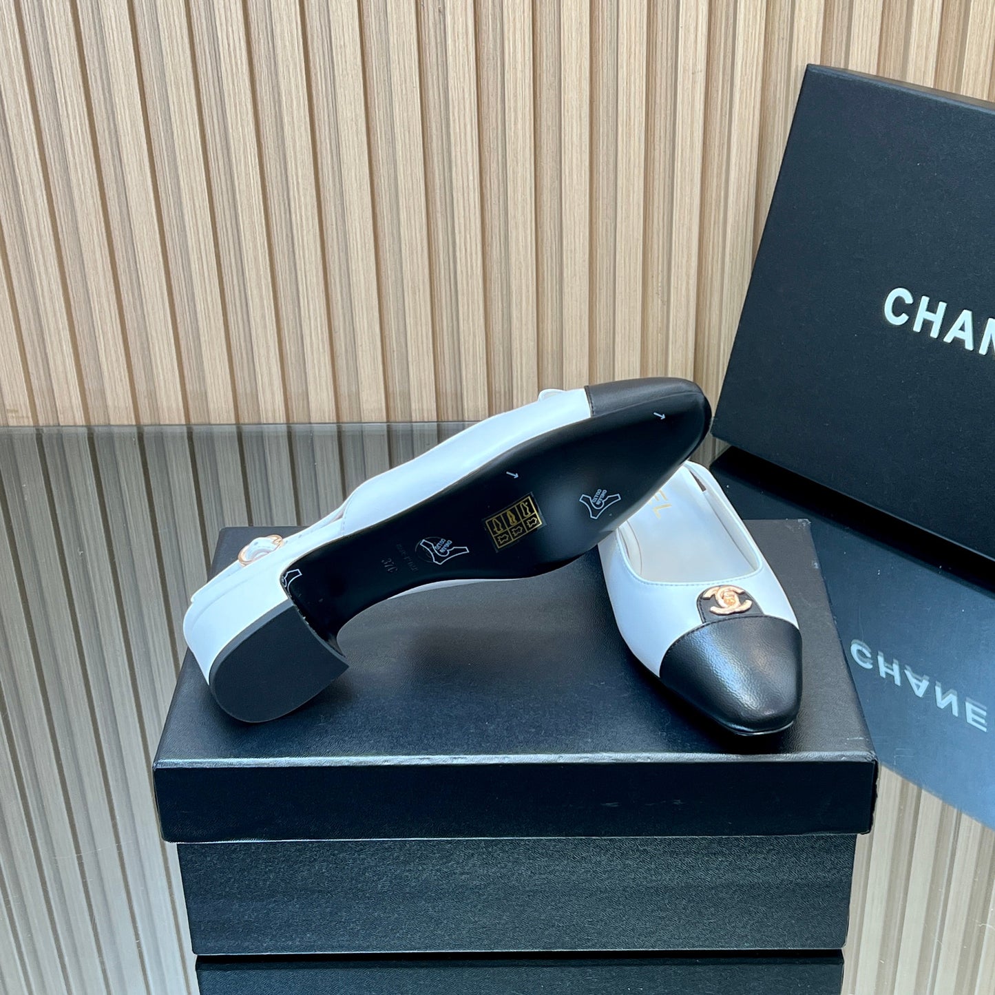 CHANEL 25S SLINGBACK SHOE 45MM IN WHITE CALFSKIN GOLD HARDWRE - 35