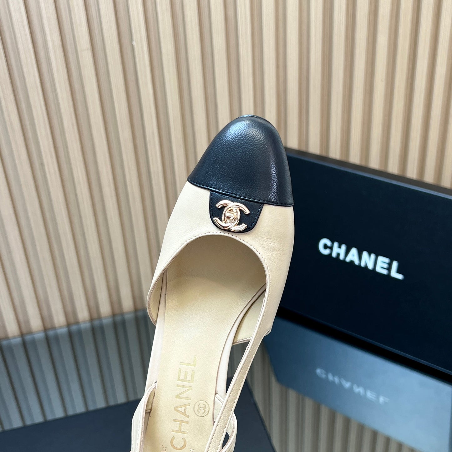 CHANEL 25S SLINGBACK SHOE LOGO 65MM IN BEIGE CALFSKIN GOLD HARDWRE - 35