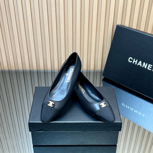 CHANEL 25S BALLET FLATS LOGO IN BLACK CALFSKIN AND CANVAS GOLD HARDWRE - 35
