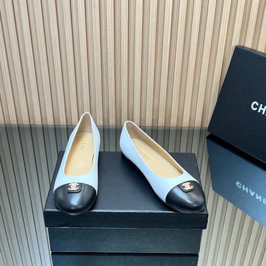 БАЛЕТКИ CHANEL 25S З БІЛОЇ ТА ЧОРНОЇ ОВЕЧОЇ ШКІРИ ІЗ ЗОЛОТОЮ ФУРНІТУРОЮ – 35