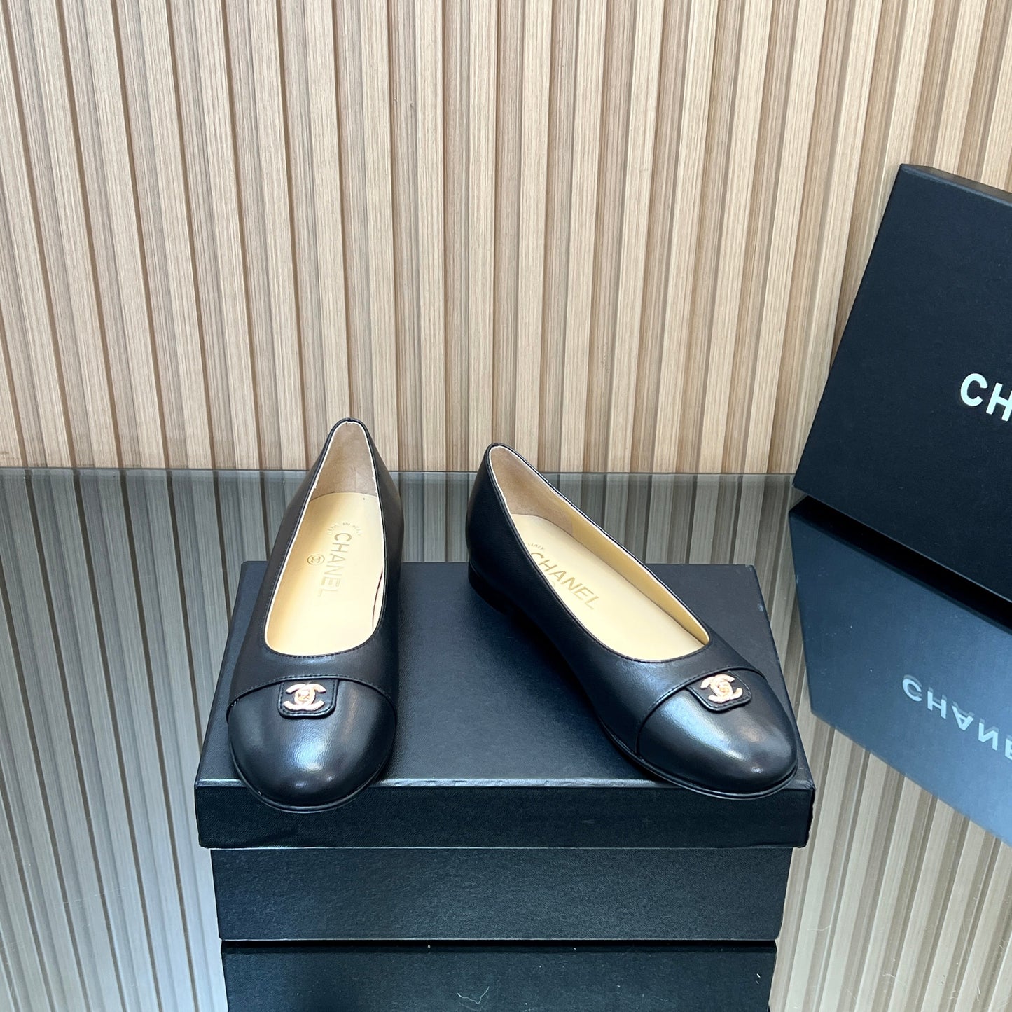 CHANEL 25S BALLET FLATS IN BLACK LAMBSKIN GOLD HARDWRE - 35