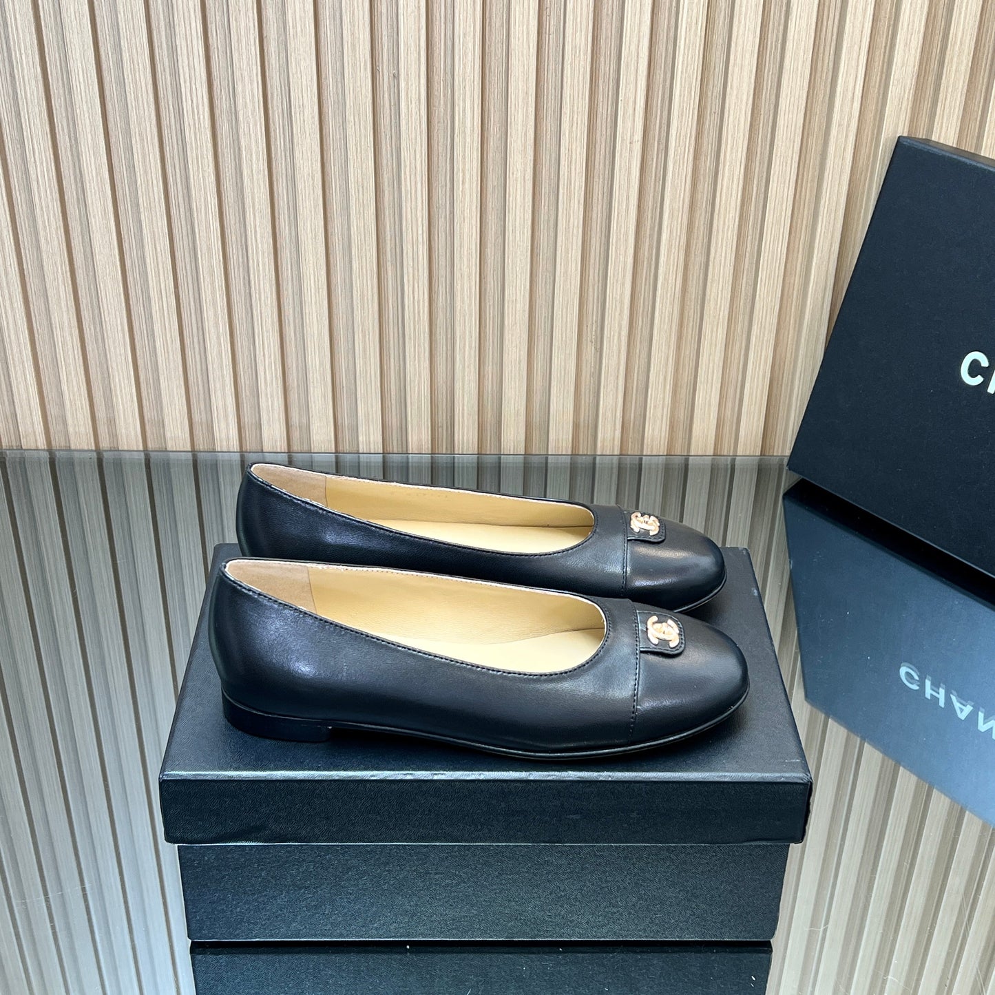 CHANEL 25S BALLET FLATS IN BLACK LAMBSKIN GOLD HARDWRE - 35