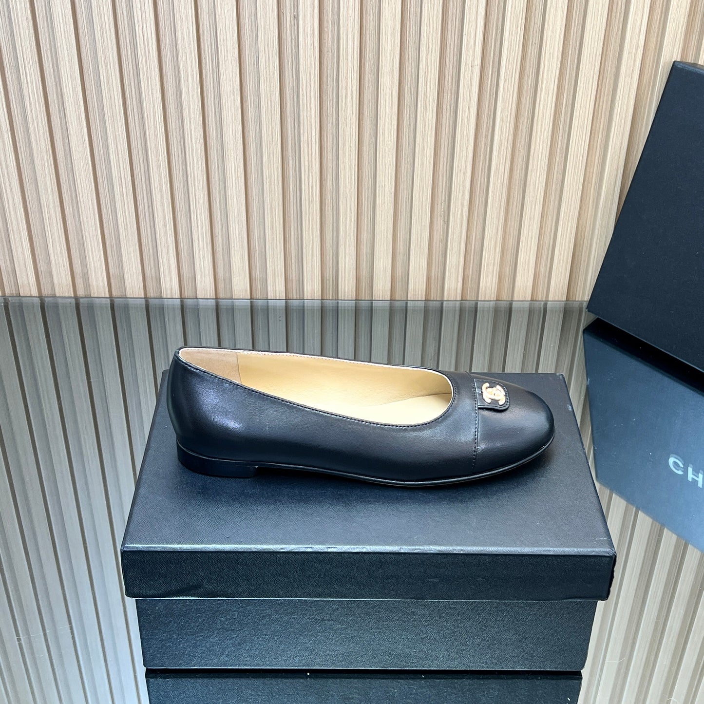 CHANEL 25S BALLET FLATS IN BLACK LAMBSKIN GOLD HARDWRE - 35