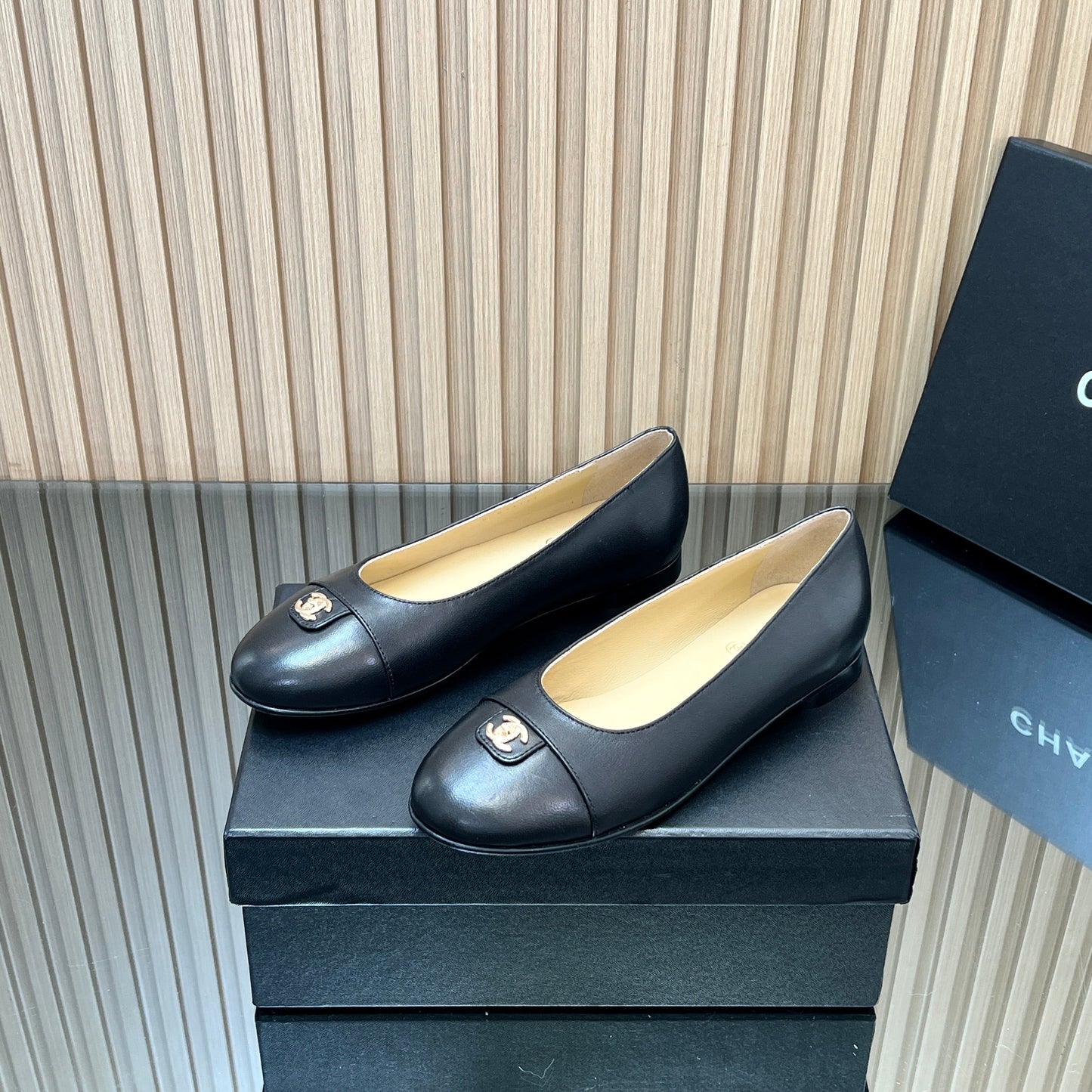 CHANEL 25S BALLET FLATS IN BLACK LAMBSKIN GOLD HARDWRE - 35