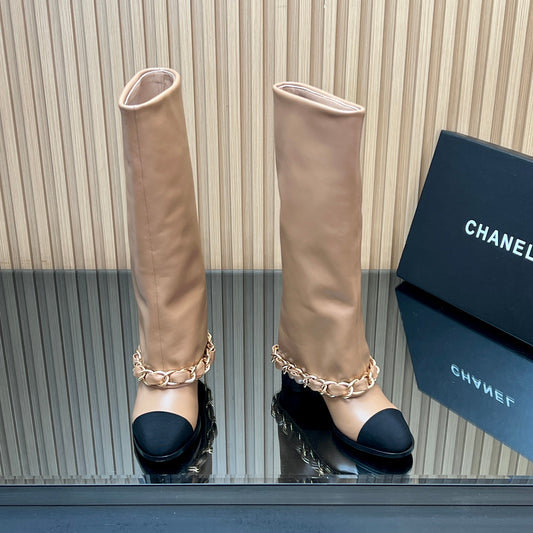ЧОБОТИ CHANEL 25S ДО КОЛІН НА ПІДБОРАХ 65 ММ БЕЖЕВА ТЕЛЯЧА ШКІРА ЗОЛОТИСТА ФУРНІТУРА