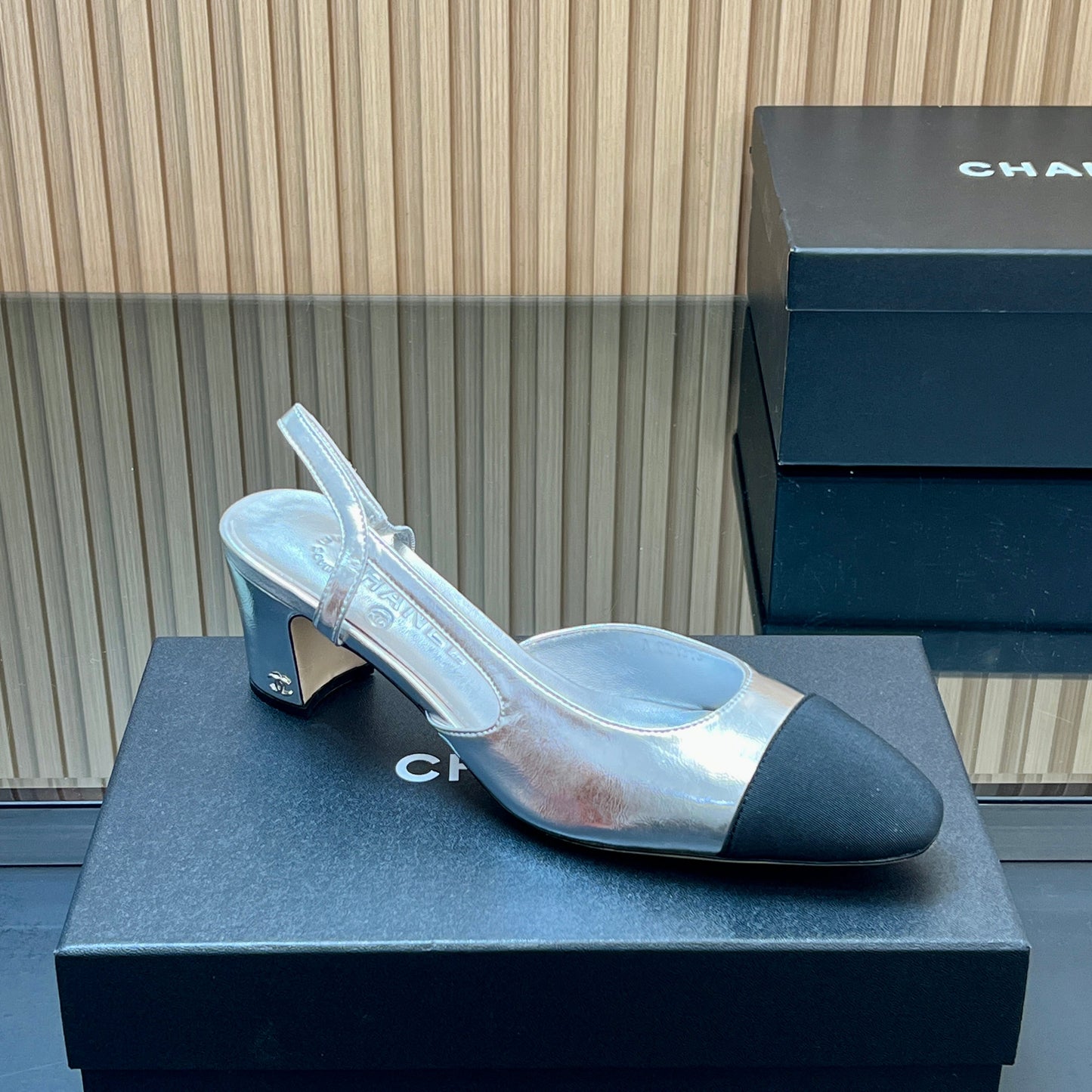 CHANEL 25S SLINGBACK SHOES IN SILVER AND BLACK CALFSKIN - 35