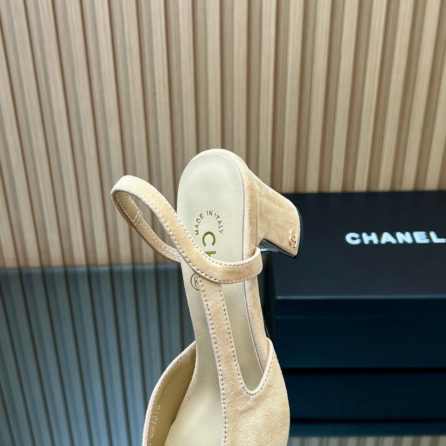 CHANEL 25S SLINGBACK SHOES IN BEIGE AND BLACK SUEDE - 35