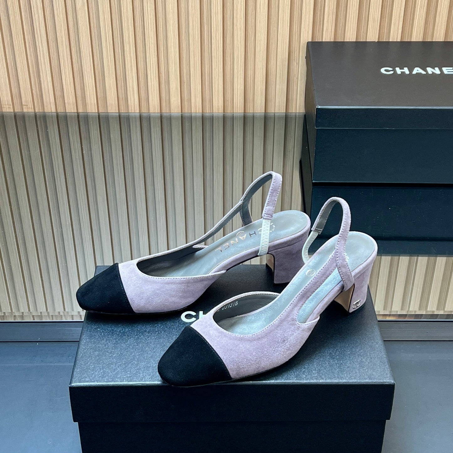 CHANEL 25S SLINGBACK SHOES IN LIGHT PURPLE AND BLACK SUEDE - 35