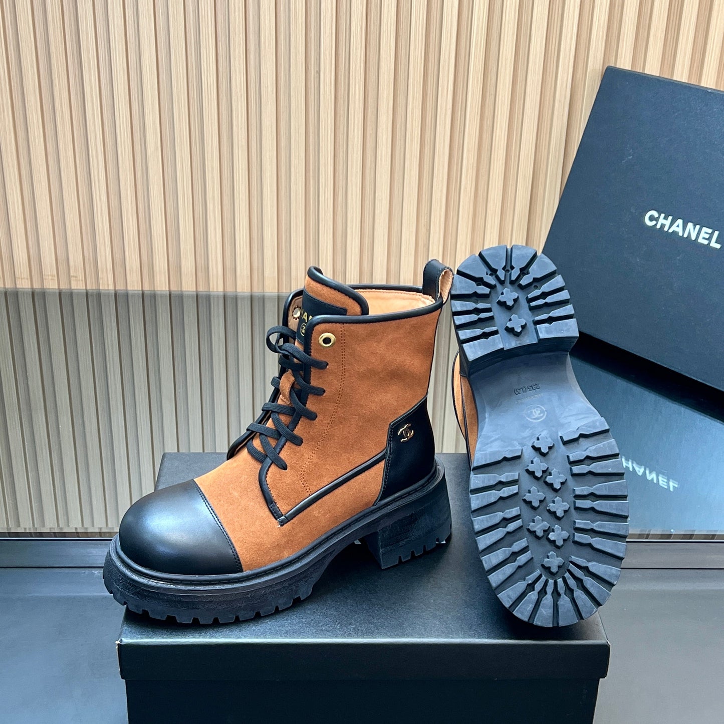 CHANEL 25S LACE-UP ANKLE BOOTS IN DARK CARAMEL SUEDE AND BLACK CALFSKIN - 35