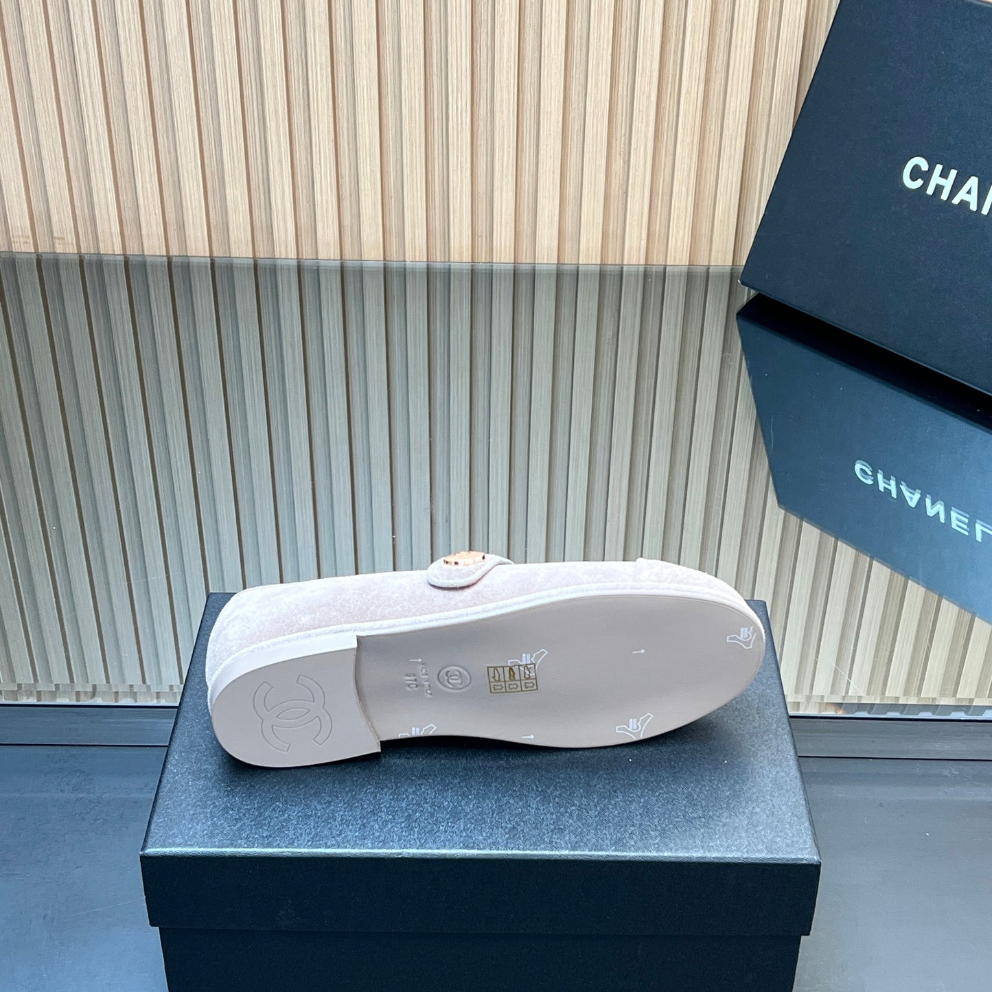CHANEL 25S DOUBLE-STRAP MARY JANE SHOES IN LIGHT GRAY SUEDE - 35