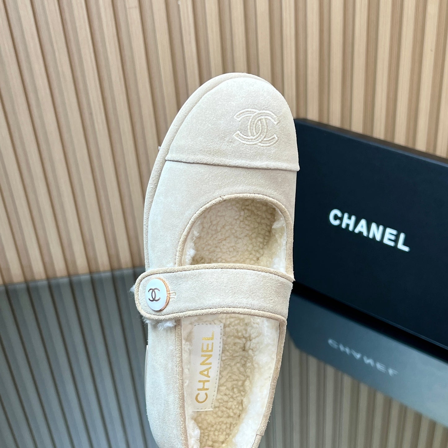 CHANEL 25S FURRY MARY JANE SHOES IN IVORY SUEDE - 35
