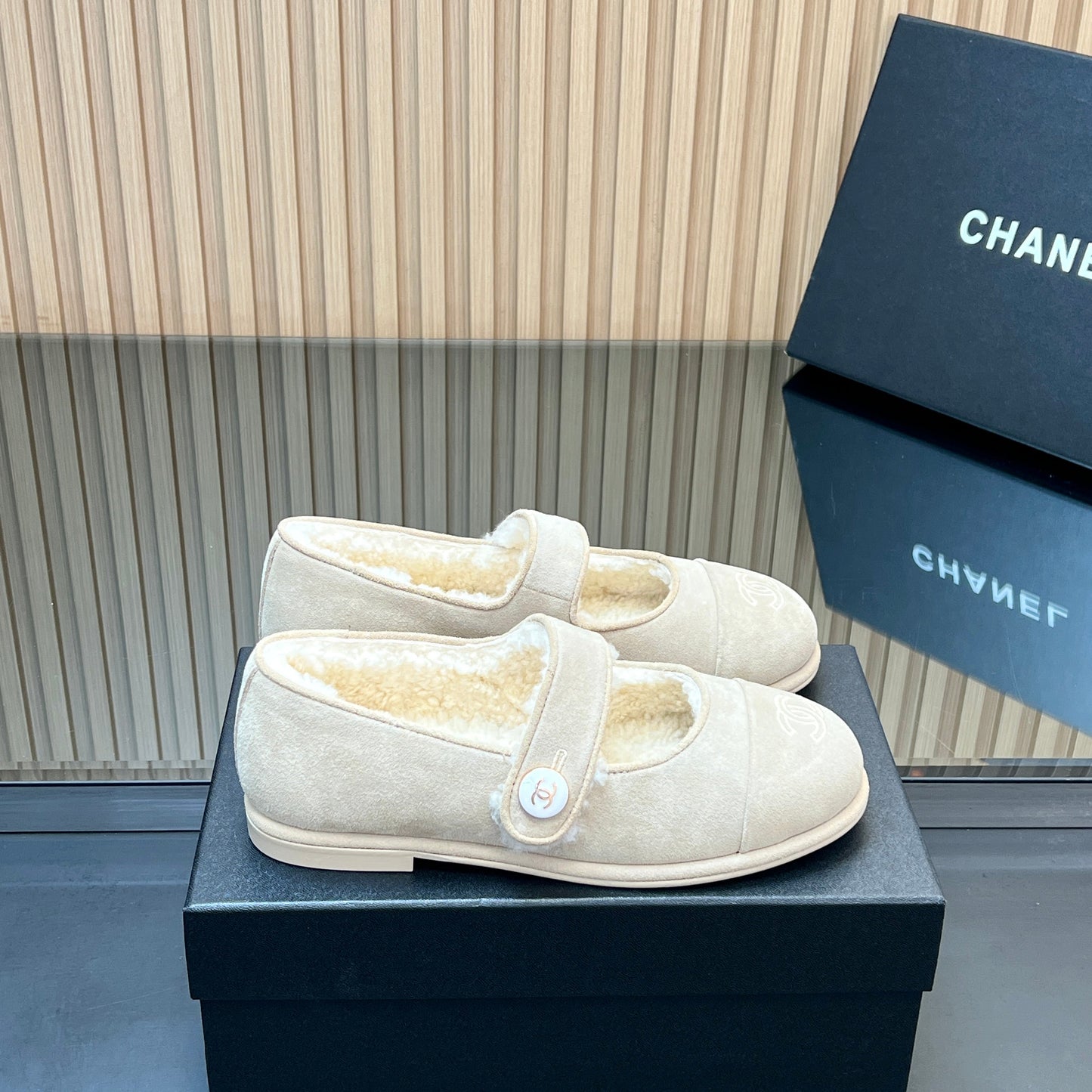 CHANEL 25S FURRY MARY JANE SHOES IN IVORY SUEDE - 35