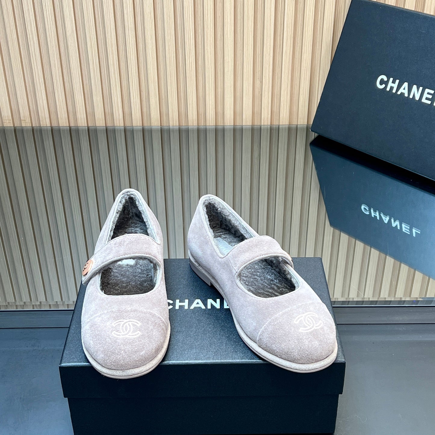 CHANEL 25S FURRY MARY JANE SHOES IN LIGHT PURPLE SUEDE - 35