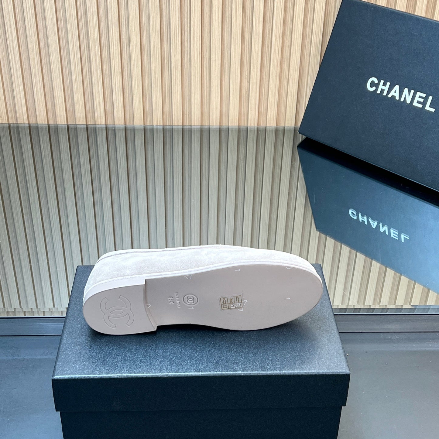 CHANEL 25S TEDDY LOAFER 15MM IN LIGHT GRAY SUEDE SILVER HARDWRE - 35