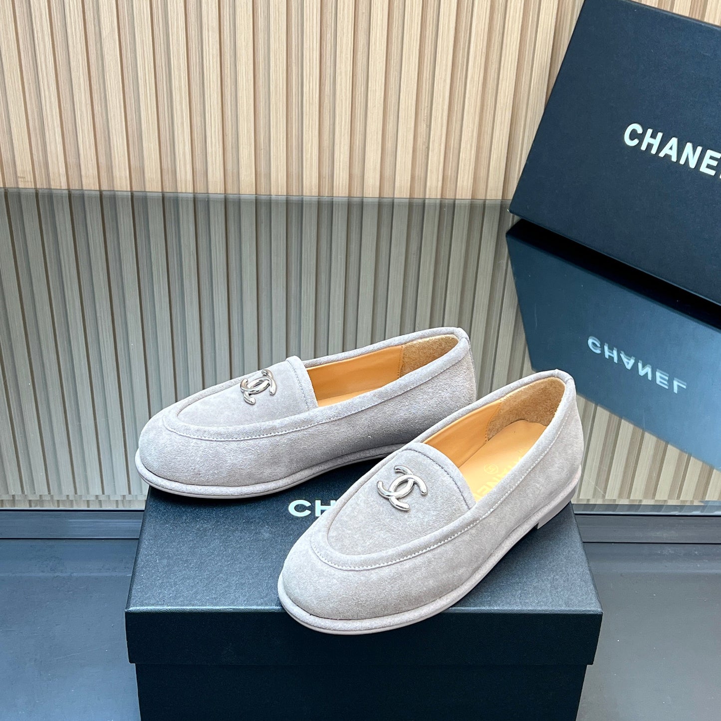 CHANEL 25S TEDDY LOAFER 15MM IN LIGHT GRAY SUEDE SILVER HARDWRE - 35