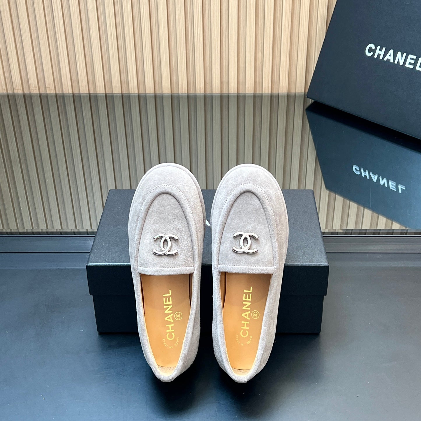 CHANEL 25S TEDDY LOAFER 15MM IN LIGHT GRAY SUEDE SILVER HARDWRE - 35
