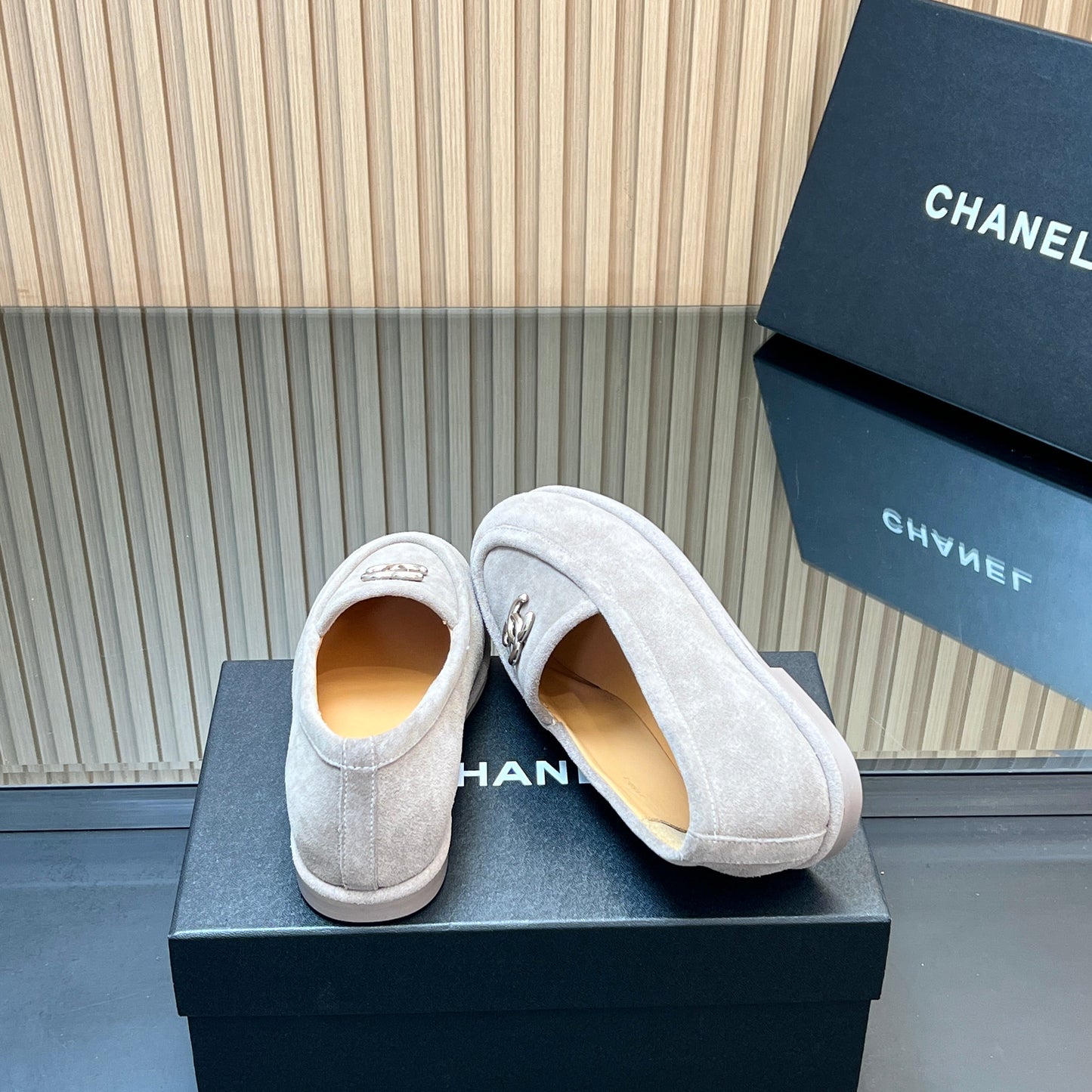CHANEL 25S TEDDY LOAFER 15MM IN LIGHT GRAY SUEDE SILVER HARDWRE - 35