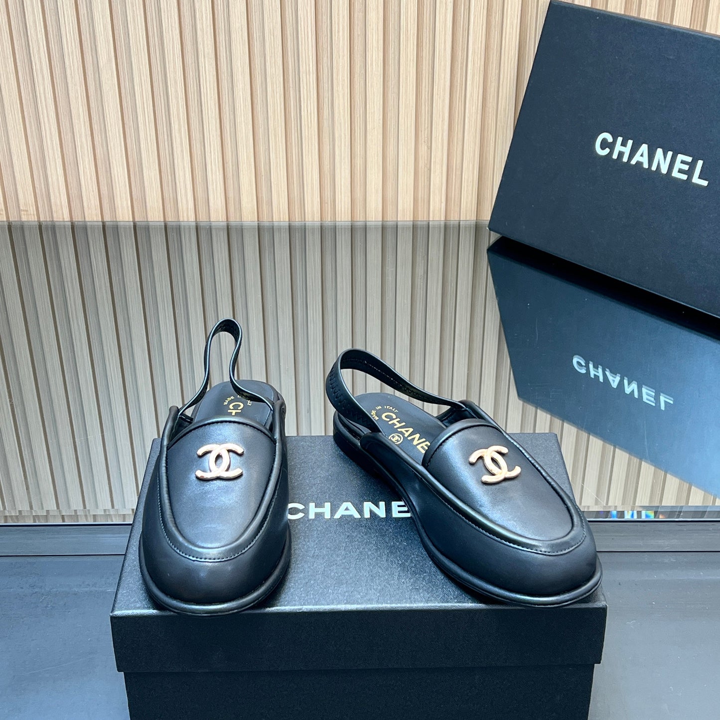 CHANEL 25S BACK STRAP MULE 15MM IN BLACK CALFSKIN GOLD HARDWRE - 35