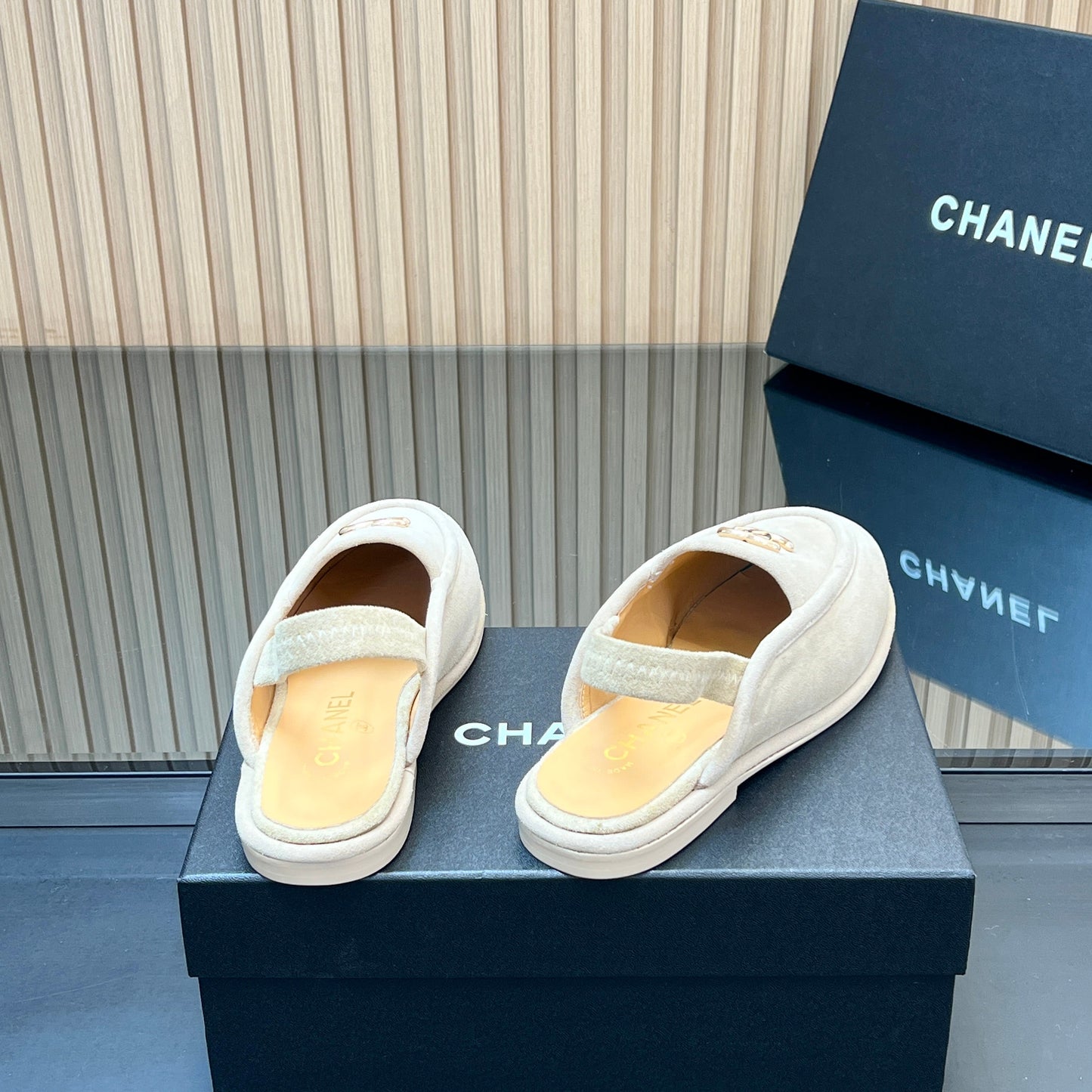 CHANEL 25S BACK STRAP MULE 15MM IN IVORY SUEDE GOLD HARDWRE - 35