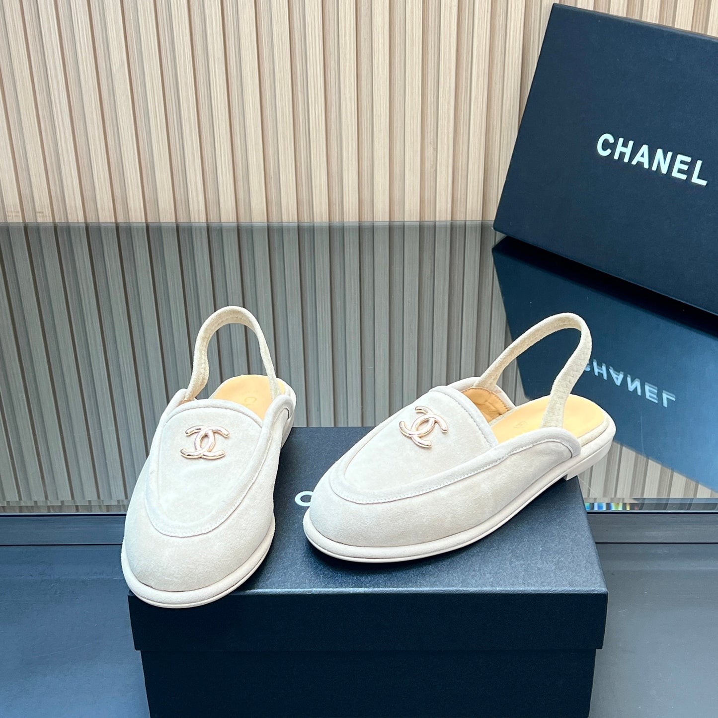 CHANEL 25S BACK STRAP MULE 15MM IN IVORY SUEDE GOLD HARDWRE - 35