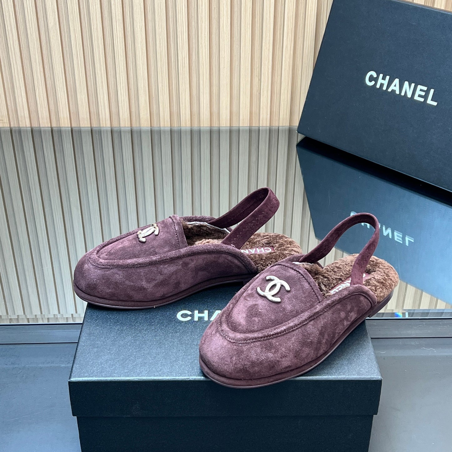 CHANEL 25S BACK STRAP MULE 15MM IN DARK PURPLE SUEDE AND WOOL GOLD HARDWRE - 35
