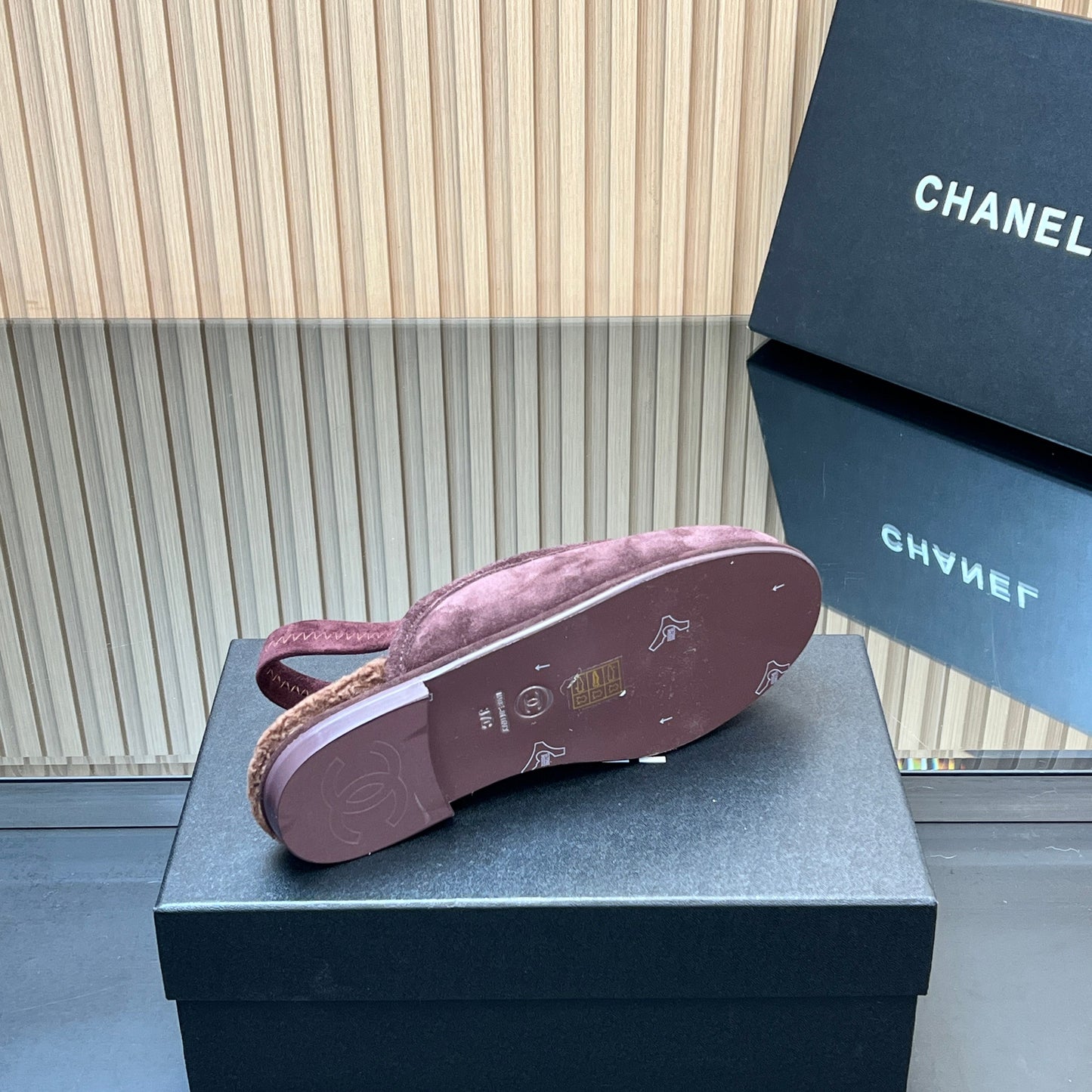 CHANEL 25S BACK STRAP MULE 15MM IN DARK PURPLE SUEDE AND WOOL GOLD HARDWRE - 35