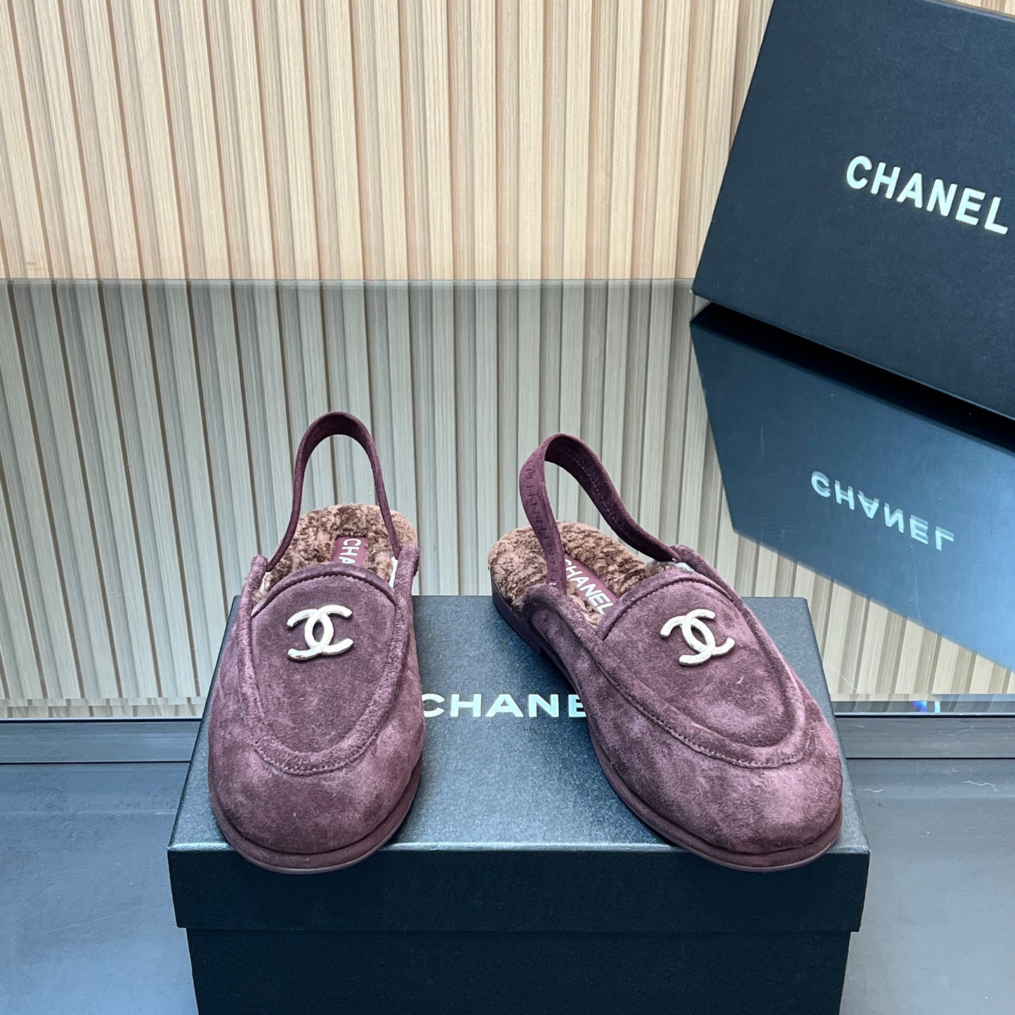 CHANEL 25S BACK STRAP MULE 15MM IN DARK PURPLE SUEDE AND WOOL GOLD HARDWRE - 35