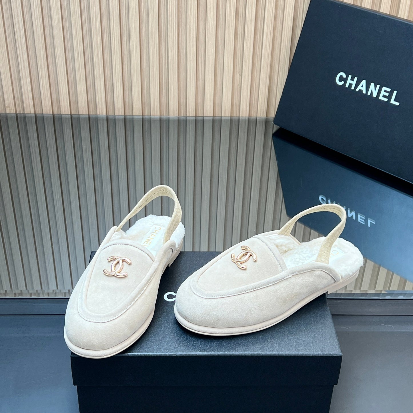 CHANEL 25S BACK STRAP MULE 15MM IN IVORY SUEDE AND WOOL GOLD HARDWRE - 35