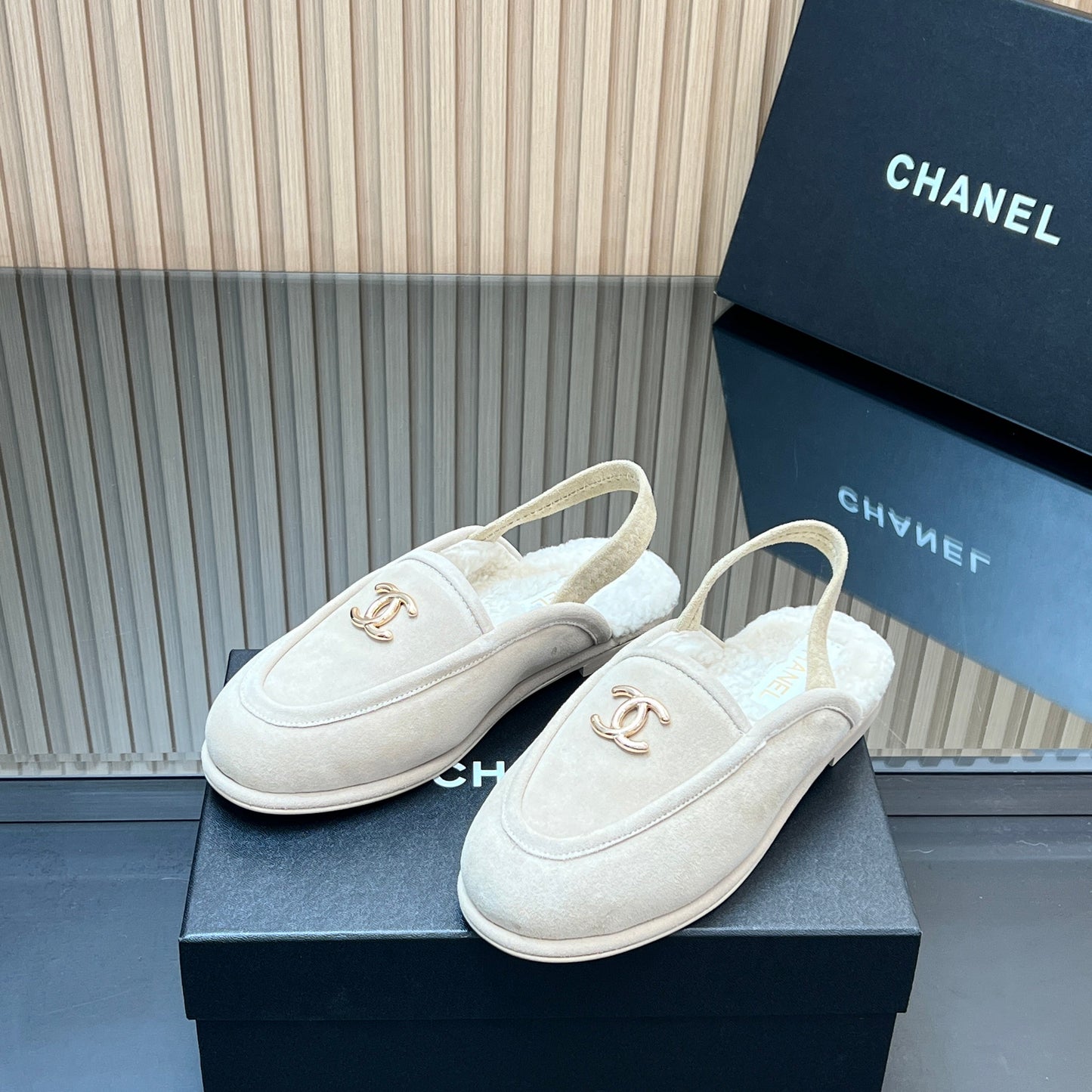 CHANEL 25S BACK STRAP MULE 15MM IN IVORY SUEDE AND WOOL GOLD HARDWRE - 35