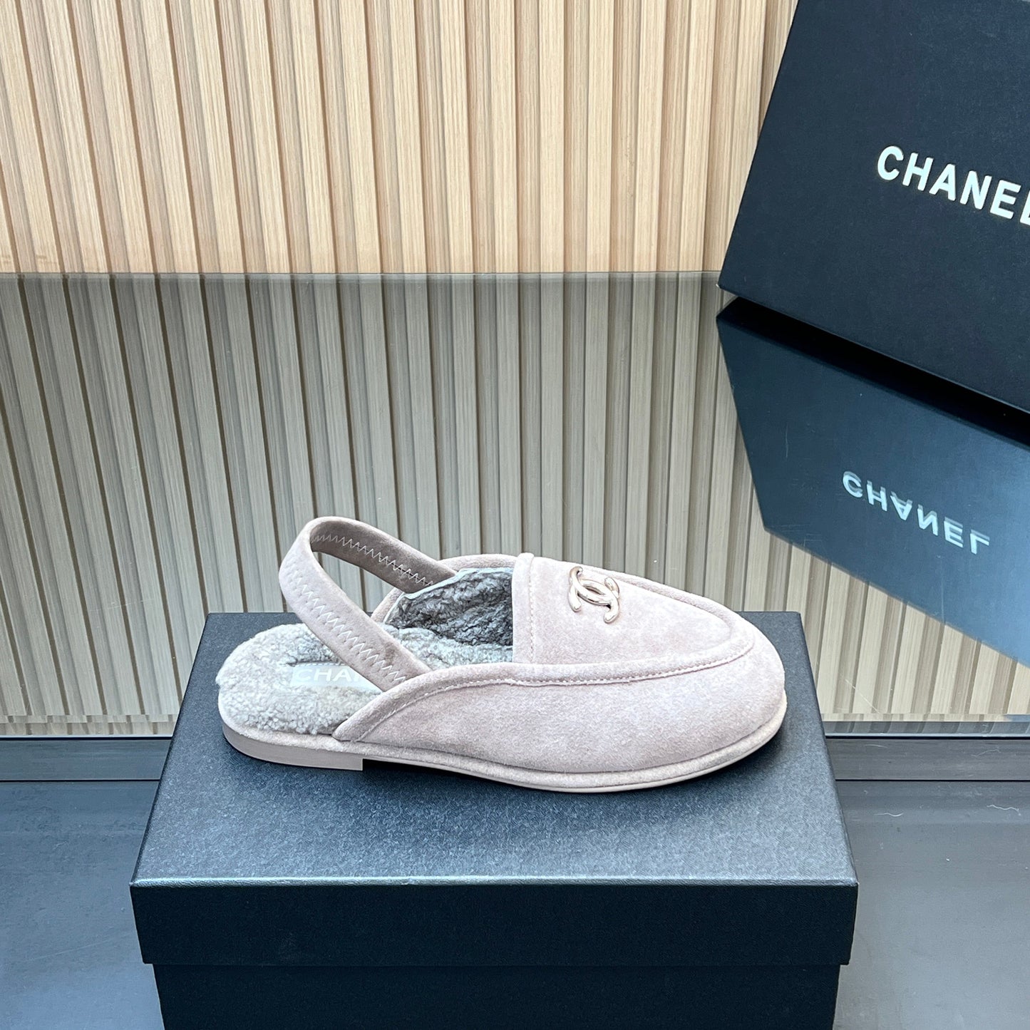 CHANEL 25S BACK STRAP MULE 15MM IN LIGHT PURPLE SUEDE AND WOOL SILVER HARDWARE