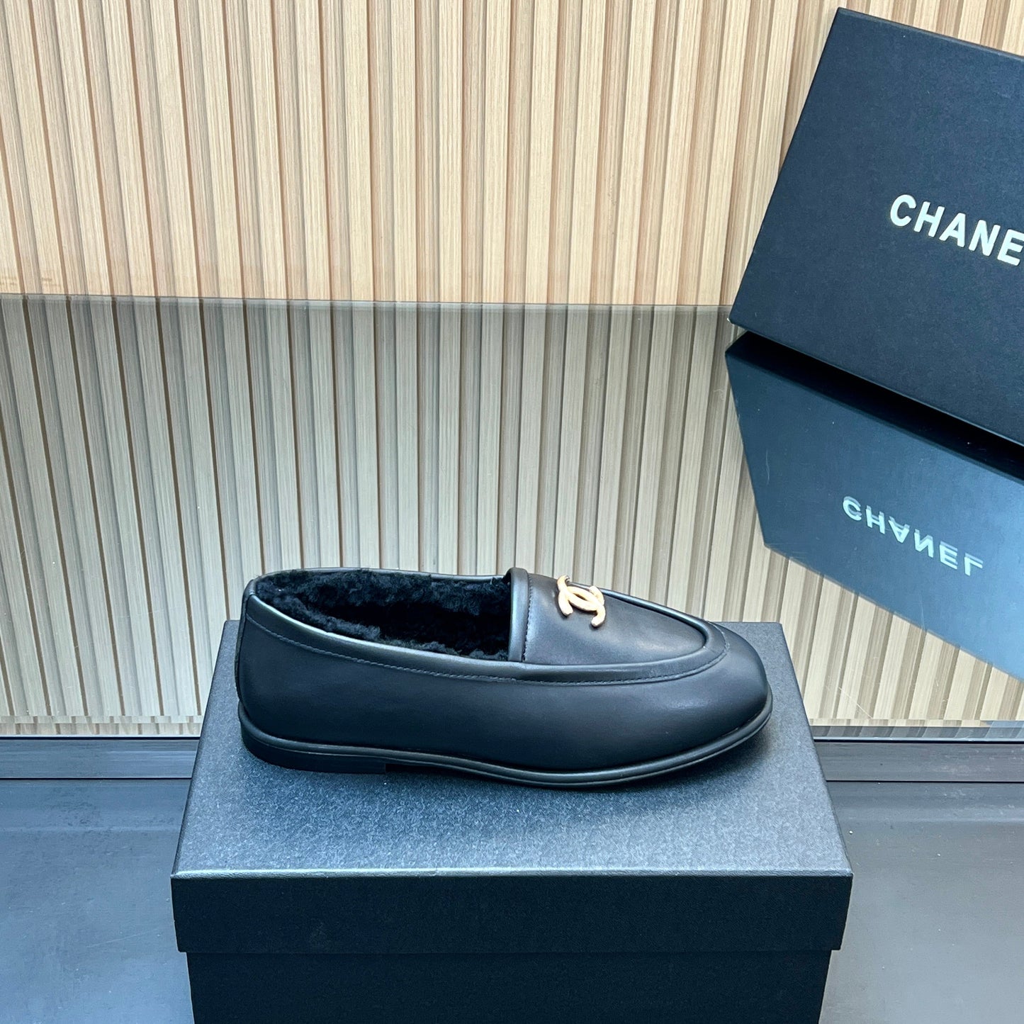 CHANEL 25S MARY JANE BALLET FLATS IN BLACK CALFSKIN AND SOLF FLEECE LINING - 35