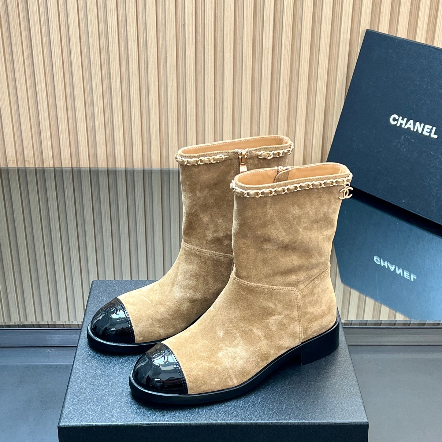 CHANEL 25S SHORT BOOTS WITH CHAIN IN LIGHT BROWN SUEDE - 35