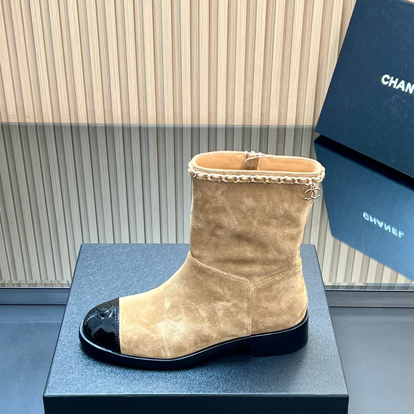 CHANEL 25S SHORT BOOTS WITH CHAIN IN LIGHT BROWN SUEDE - 35